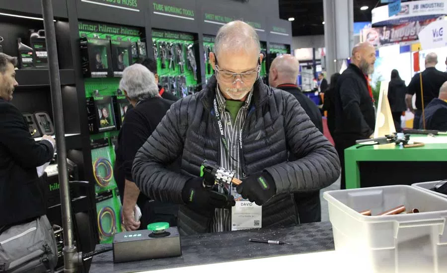 01 2019 ahr expo achr news.webp?alt=david+stroud%2c+service+tech+at+jake%e2%80%99s+heating+%26+cooling+at+the+hilmor+booth