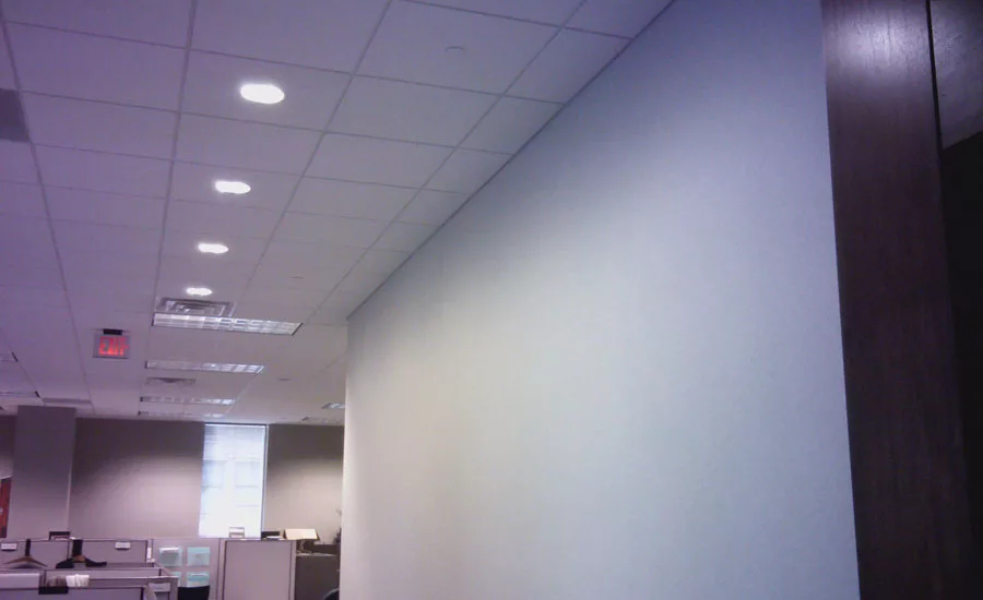 A 40-plus-story office building was plagued with high energy consumption, poor space comfort, and low productivity.