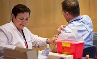 An executive order would require federal prime contractors and subcontractors to permit workers employed on covered federal contracts and subcontracts of $2,000 or more to accrue one hour of paid sick leave for every 30 hours worked.