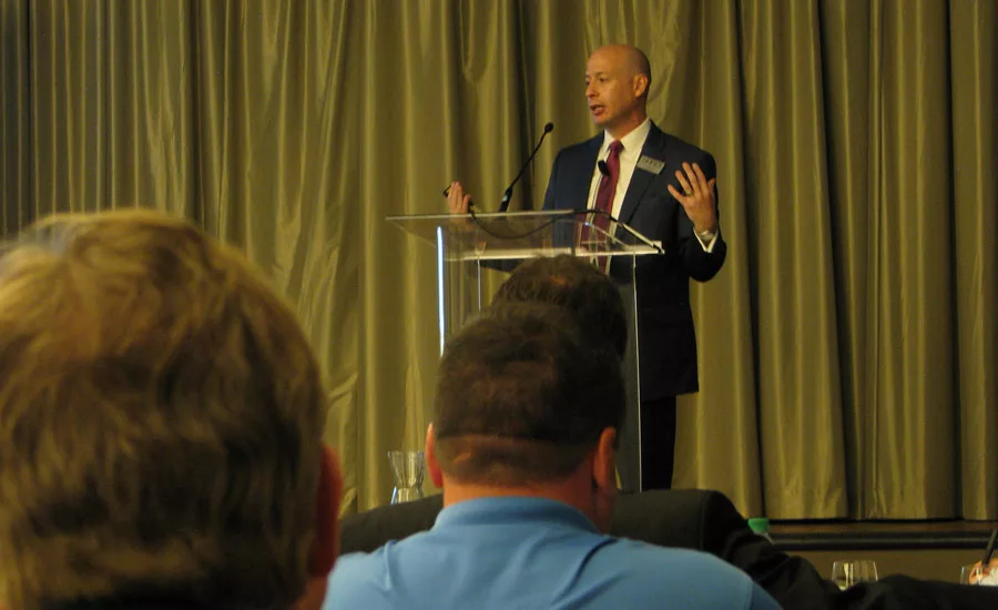 Jon Melchi, vice president, government affairs and business development, HARDI, helps Fly-In participants brush up on the pertinent issues they will be discussing with their legislators on Capitol Hill.
