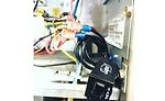 resettable low-voltage breaker