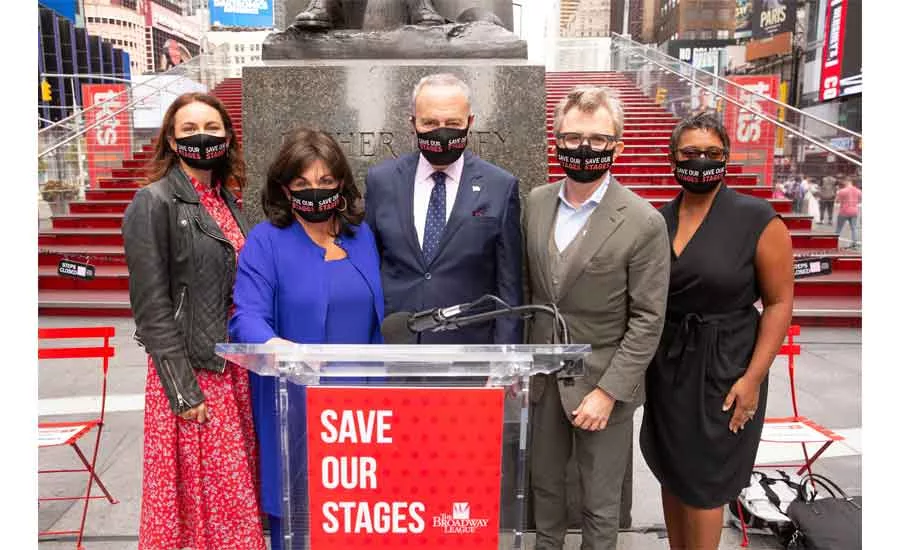 Senate Majority Leader Chuck Schumer, center, poses with members of The Broadway League.