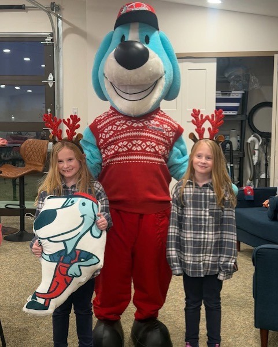 Hank the blue dog with kids