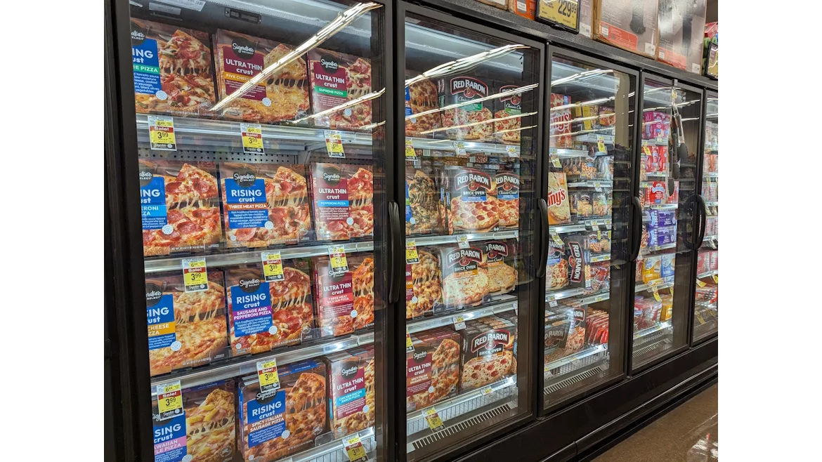 Frozen-food-pizza-case.jpg