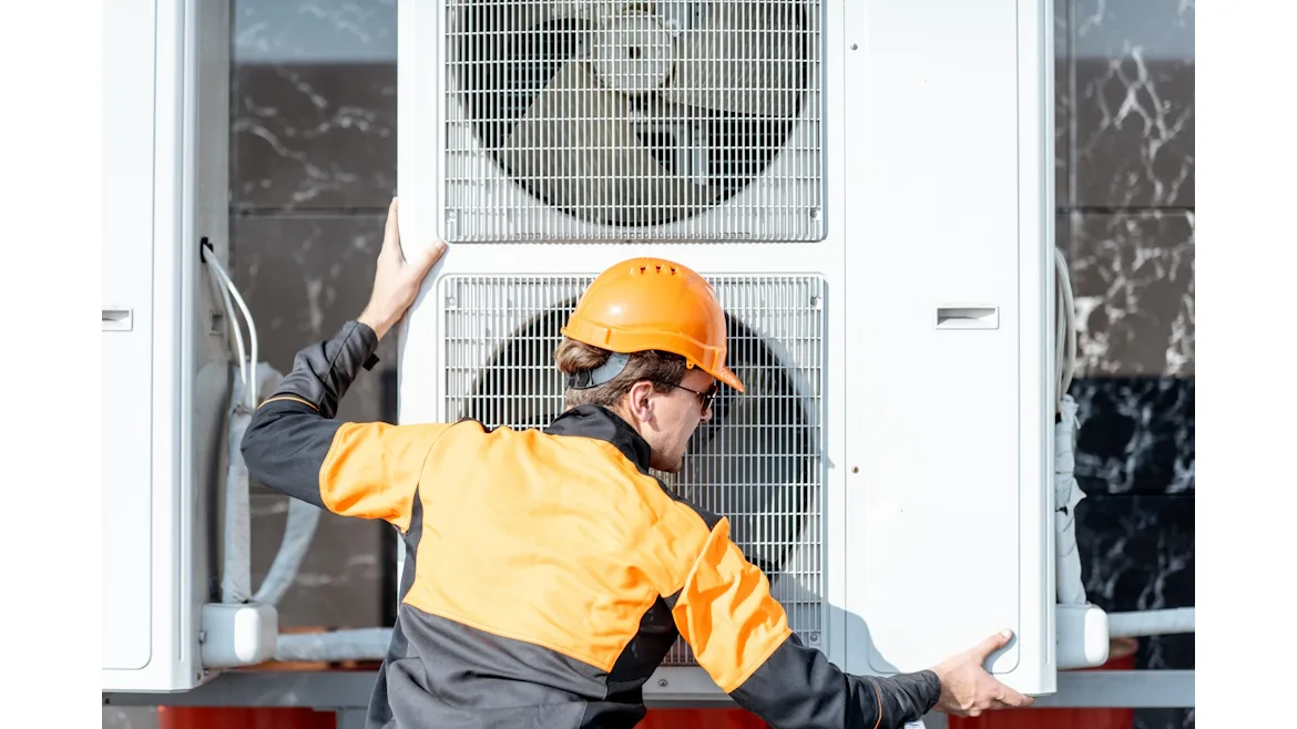 heat-pump-technician.jpeg