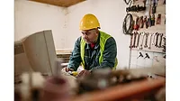 contractor using software.jpg contractor-using-software.jpg