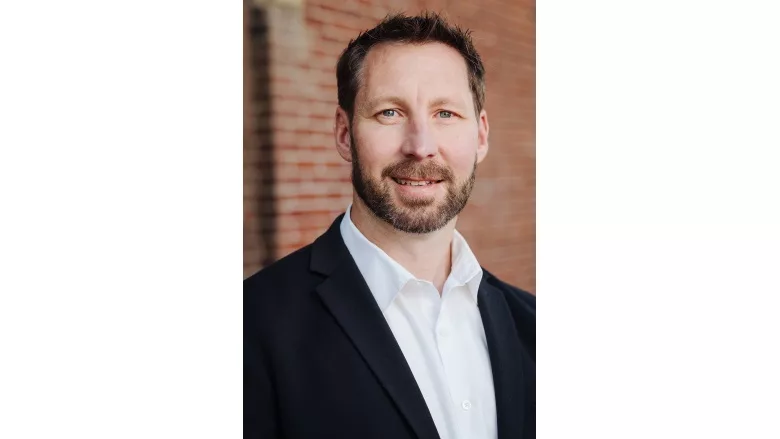 Beckhoff_Kevin_Barker_web.jpg