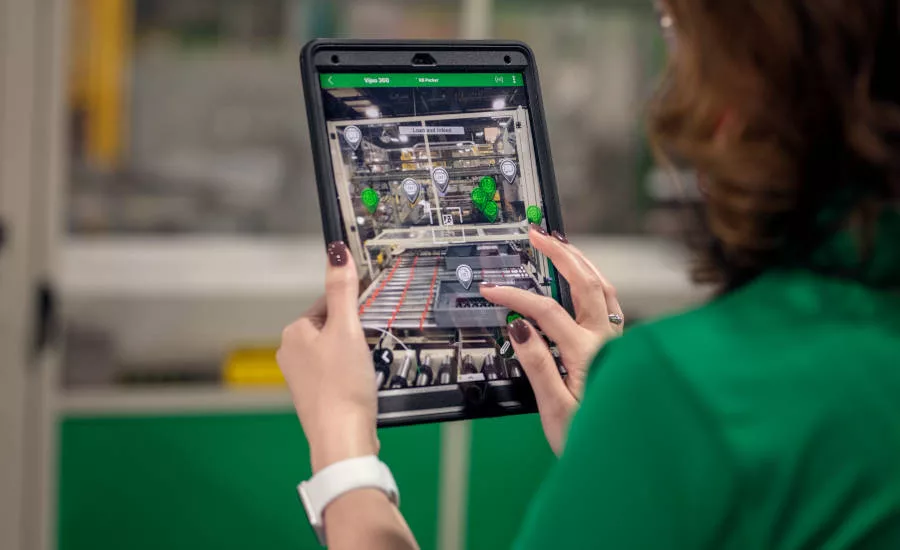 Smart Factory Adopts IIoT Platform