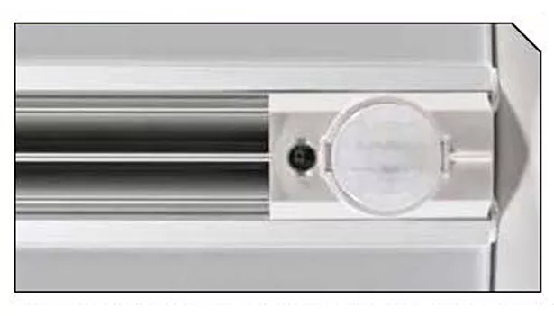 LED fixture, integrated sensor