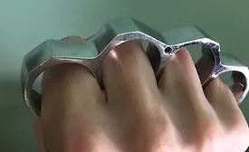 Knuckle duster